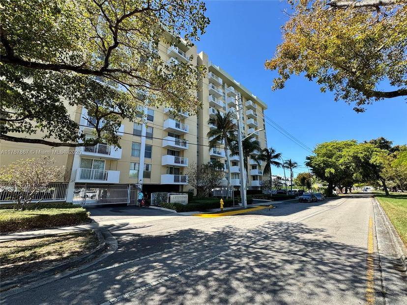 Picture of 2000 NE 135Th St # 803, North Miami FL 33181