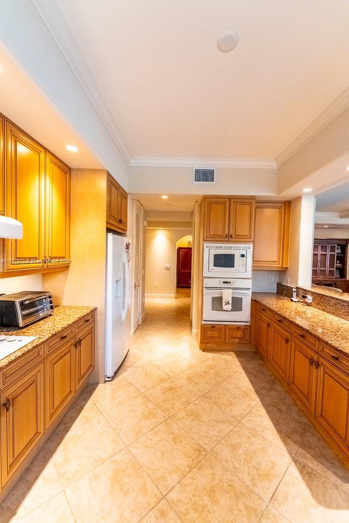 Picture of 545 Avellino Isles Cir # 102, Naples FL 34119