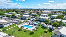 Picture of 426 NE 210Th Cir Ter # 2, Miami, FL 33179