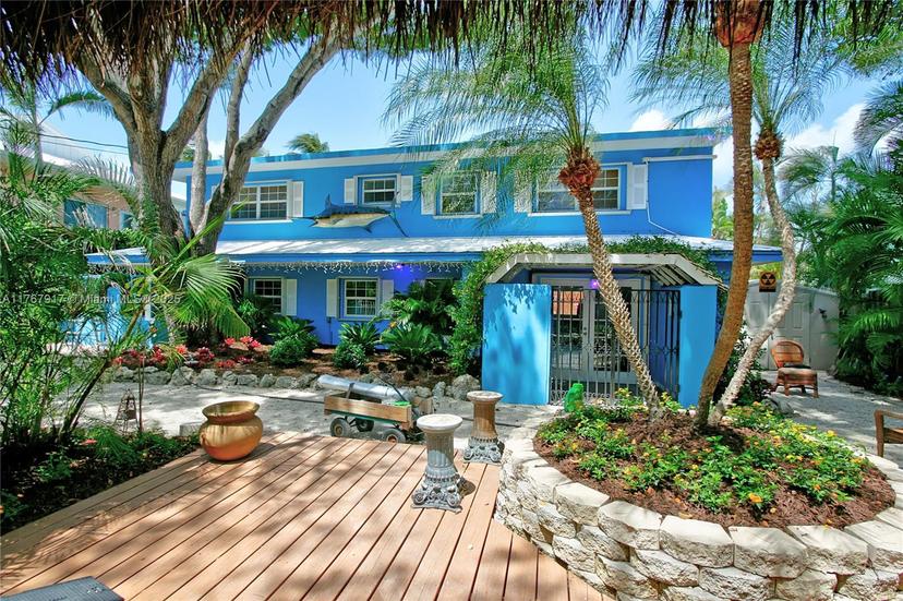 Picture of 141 Ocean Dr, Plantation Key FL 33070