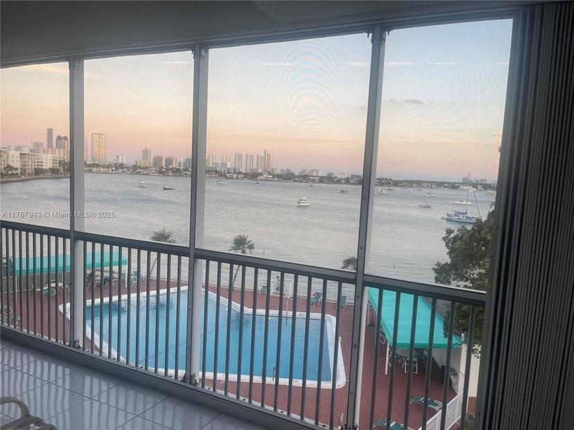 Picture of 2910 Point East Dr # M414, Aventura FL 33160