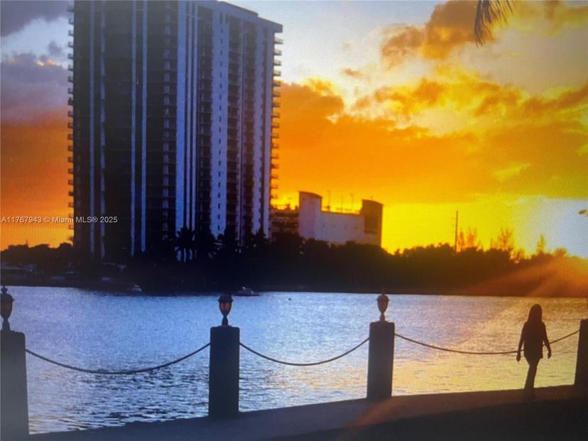 Picture of 2910 Point East Dr # M414, Aventura FL 33160