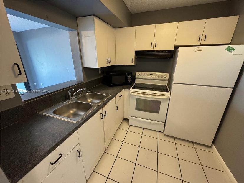 Picture of 3710 NW 21St St # 111, Lauderdale Lakes FL 33311