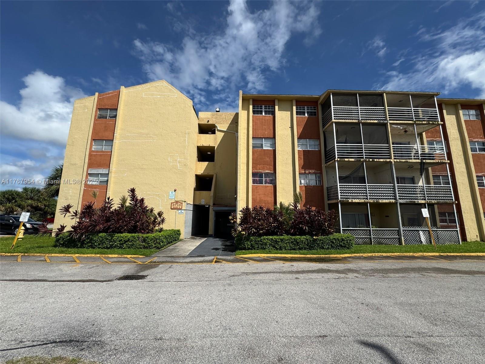 Picture of 3710 NW 21St St # 111, Lauderdale Lakes, FL 33311