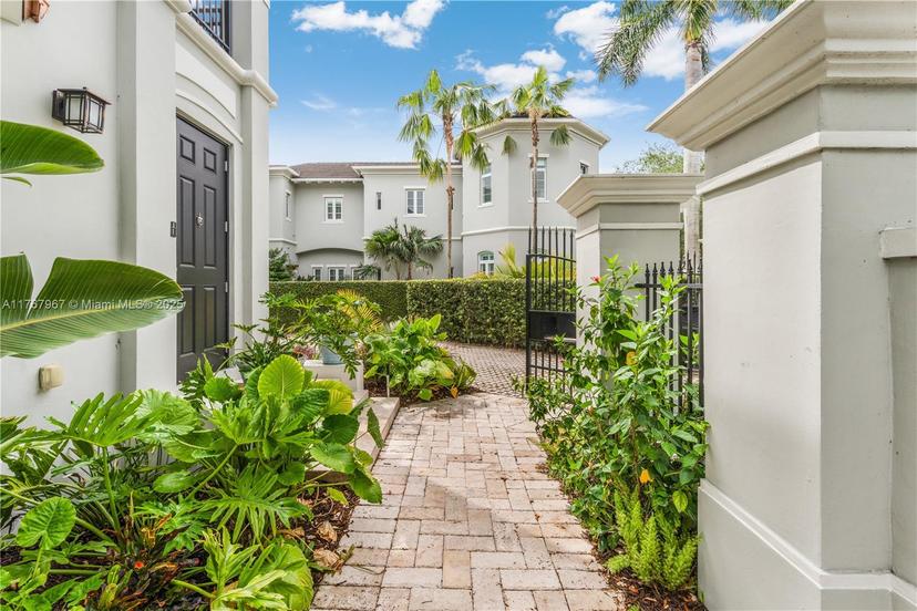 Picture of 10155 SW 75Th Pl, Pinecrest FL 33156