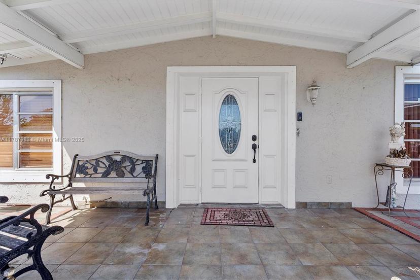 Picture of 881 Hialeah Dr, Hialeah FL 33010
