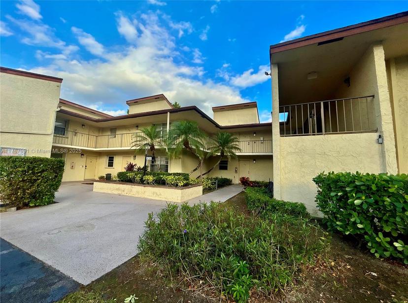 Picture of 8760 Holly Ct # 204, Tamarac FL 33321
