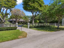 Picture of 6401 SW 96Th St, Pinecrest, FL 33156