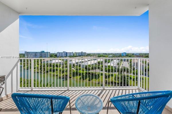 Picture of 3850 Washington St # 910, Hollywood FL 33021
