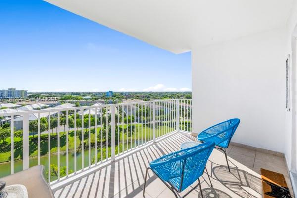 Picture of 3850 Washington St # 910, Hollywood FL 33021