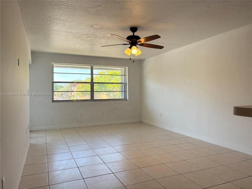 Picture of 15481 SW 81St Cir Ln # 76, Miami FL 33193