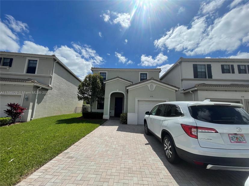 Picture of 838 NE 191St St, Miami FL 33179