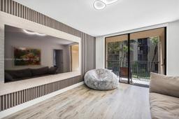 Picture of 14601 N Kendall Dr # 206K, Miami, FL 33186