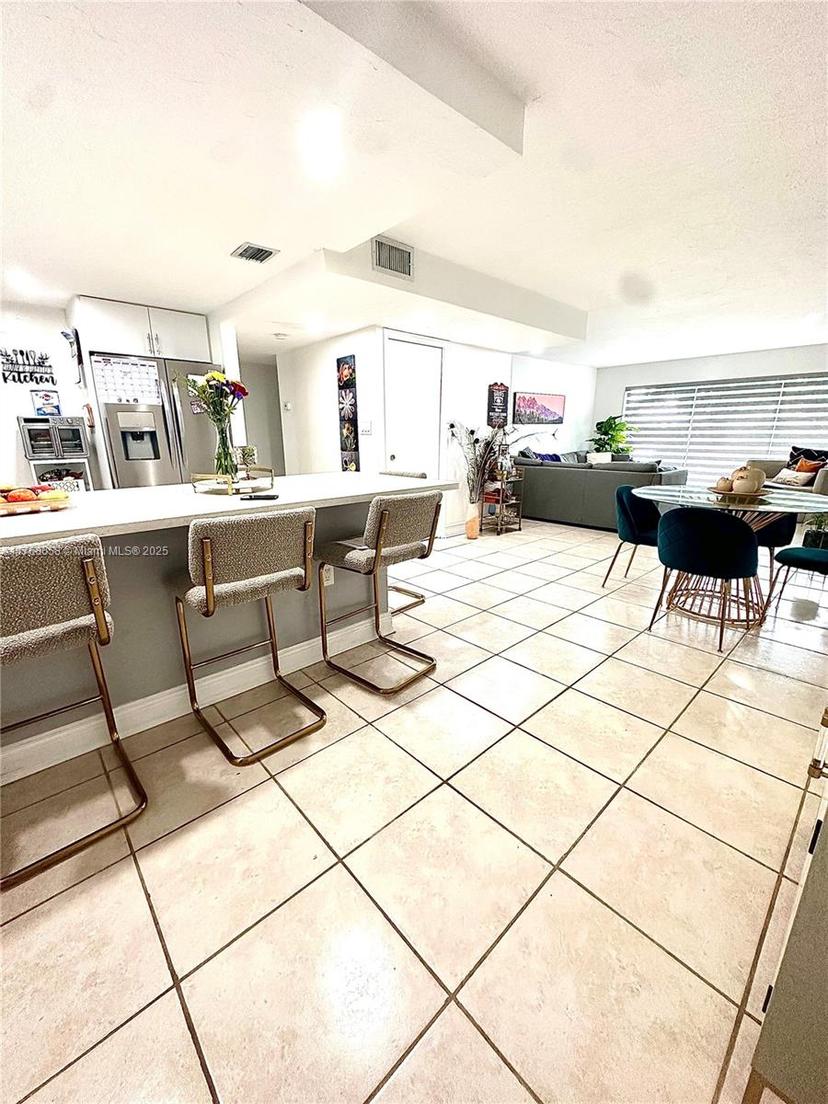 Picture of 9355 Fontainebleau Blvd # C107, Miami FL 33172
