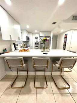 Picture of 9355 Fontainebleau Blvd # C107, Miami, FL 33172