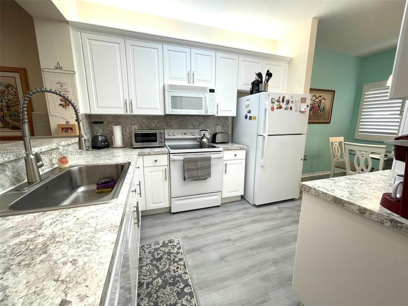 Picture of 7775 Yardley Dr # 409, Tamarac FL 33321