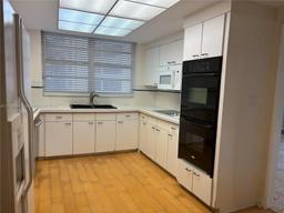 Picture of 5255 Collins Ave # 6J, Miami Beach, FL 33140