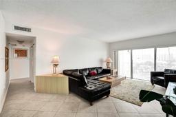 Picture of 500 Bayview Dr # 931, Sunny Isles Beach, FL 33160