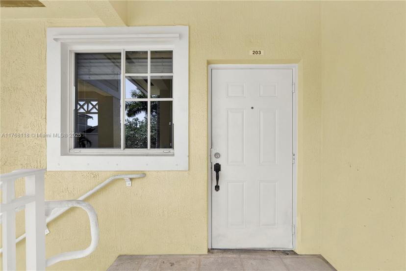 Picture of 374 NE 27Th Ave # 203, Homestead FL 33033