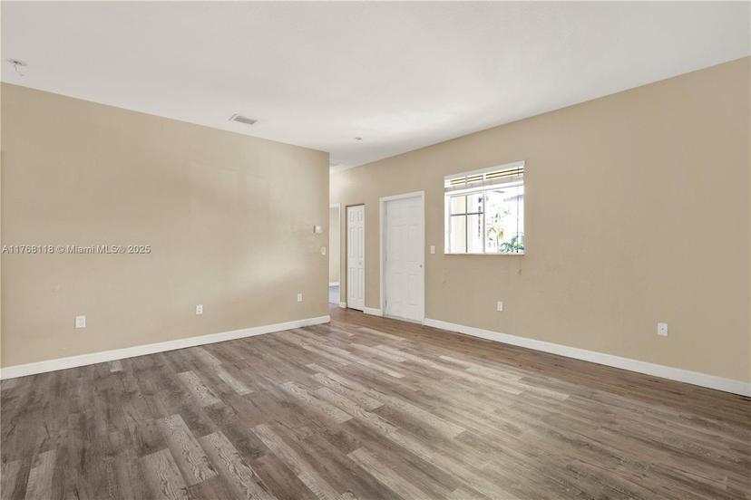 Picture of 374 NE 27Th Ave # 203, Homestead FL 33033