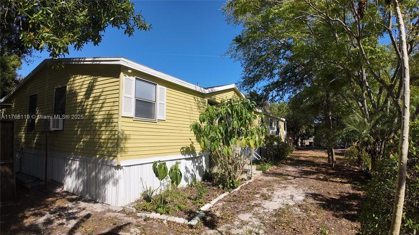 Picture of 451 Montura, Clewiston FL 33440