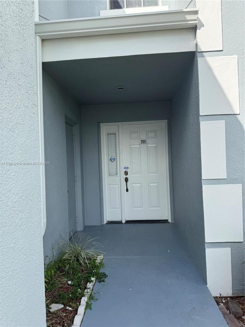 Picture of 2011 SE 27Th Dr # B, Homestead FL 33035