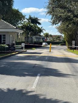 Picture of 2011 SE 27Th Dr # B, Homestead, FL 33035