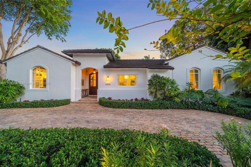 Picture of 5890 SW 83Rd St, South Miami FL 33143