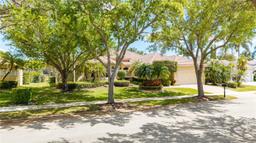 Picture of 2678 Meadowood Dr, Weston, FL 33332