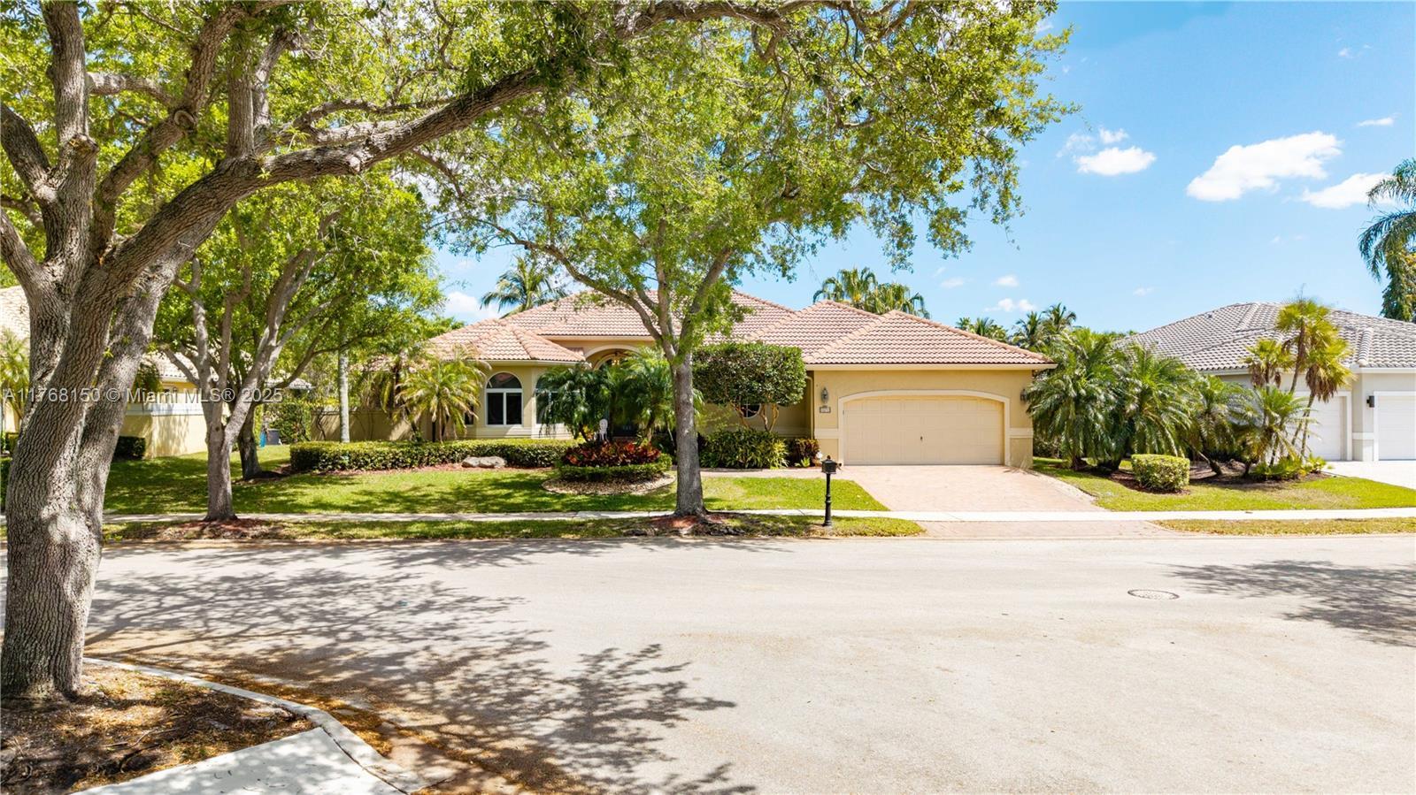 Picture of 2678 Meadowood Dr, Weston, FL 33332