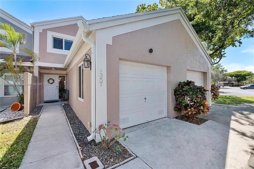 Picture of 1357 NW 123Rd Ter, Pembroke Pines FL 33026