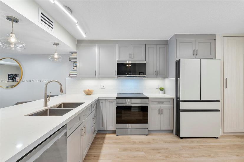 Picture of 1357 NW 123Rd Ter, Pembroke Pines FL 33026
