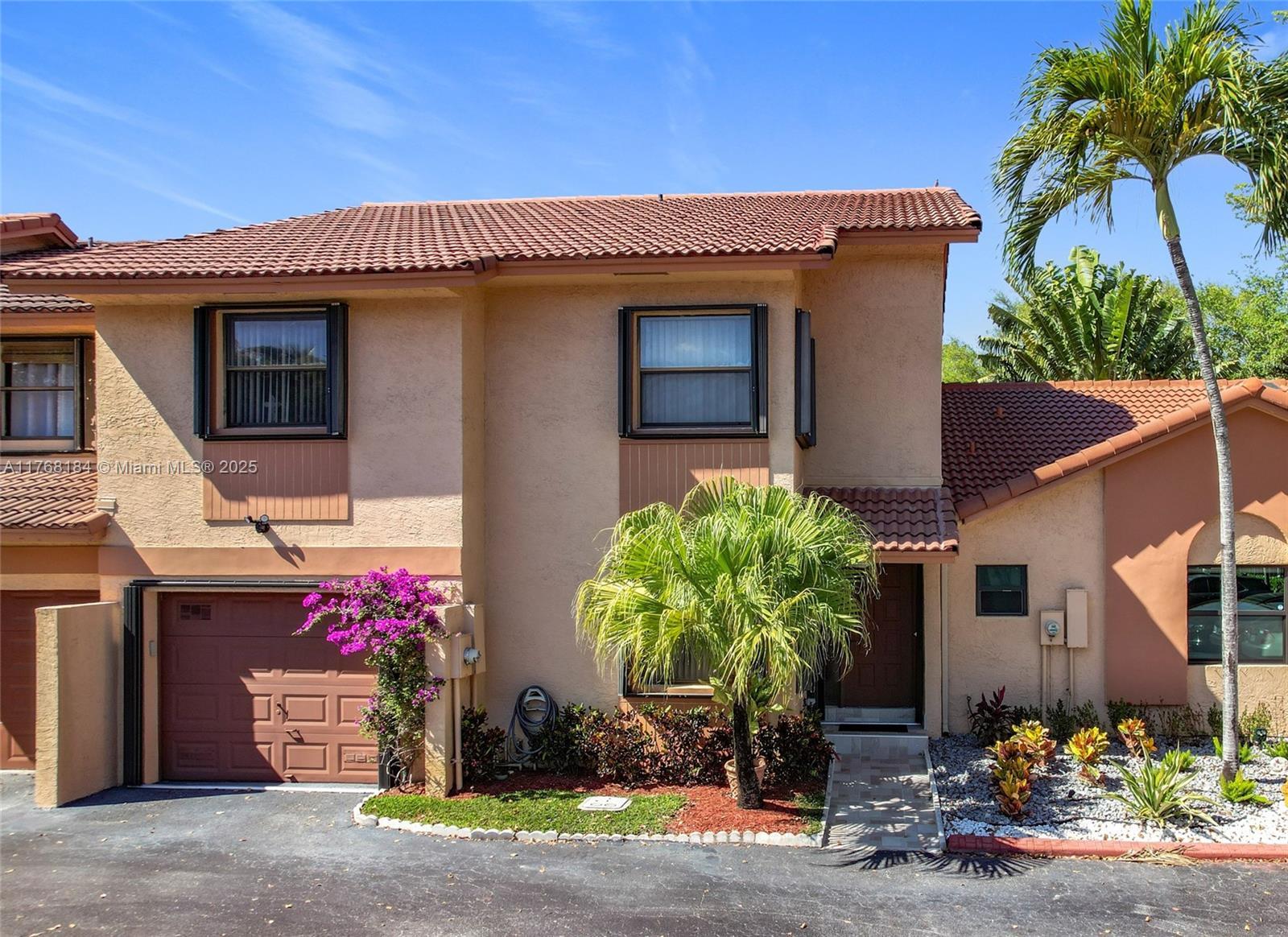 Picture of 985 SW 113Th Ter, Pembroke Pines, FL 33025