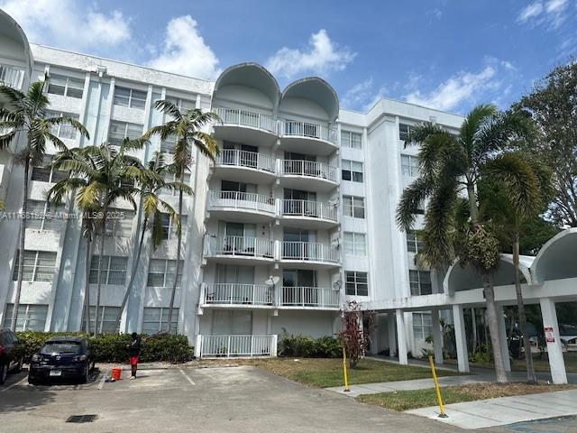 Picture of 484 NW 165Th St Rd # 415, Miami FL 33169