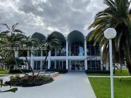 Picture of 484 NW 165Th St Rd # 415, Miami, FL 33169