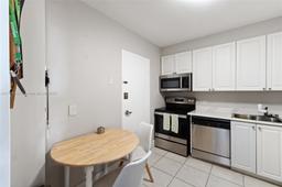 Picture of 1455 N Treasure Dr # 5R, North Bay Village, FL 33141