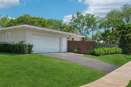 Picture of 7640 SW 165Th Ter, Palmetto Bay, FL 33157