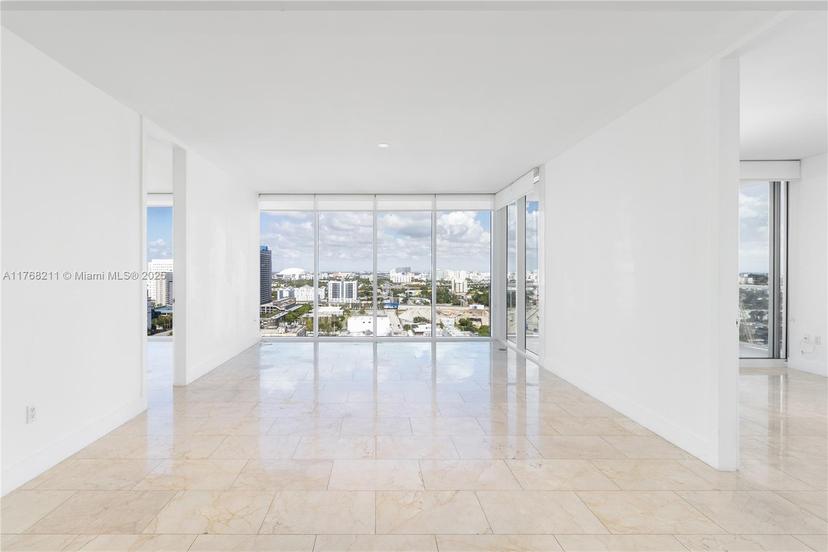 Picture of 1040 Biscayne Blvd # 1806, Miami FL 33132