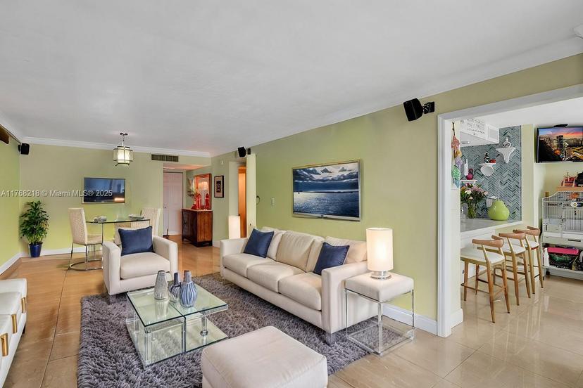 Picture of 2655 Collins Ave # 904, Miami Beach FL 33140