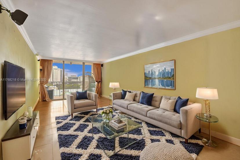 Picture of 2655 Collins Ave # 904, Miami Beach FL 33140