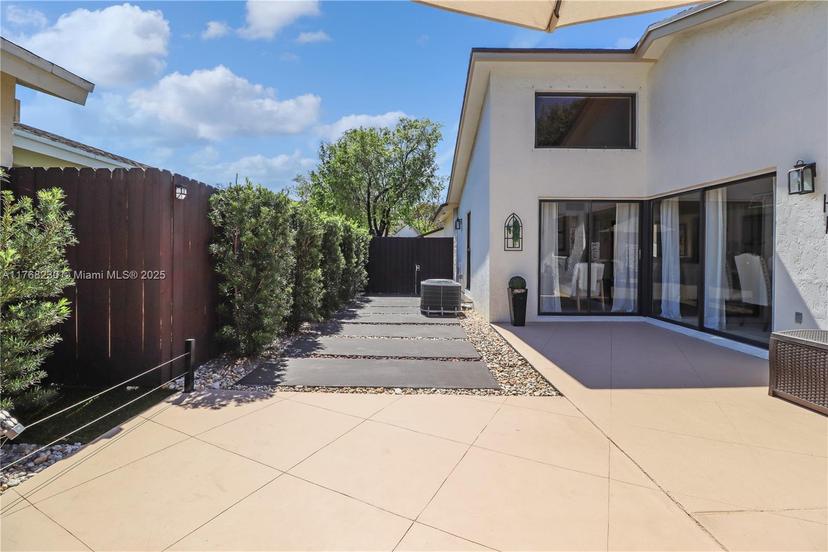 Picture of 13300 SW 108Th St Cir, Miami FL 33186