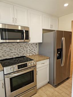 Picture of 250 Layne Blvd # 105, Hallandale Beach, FL 33009