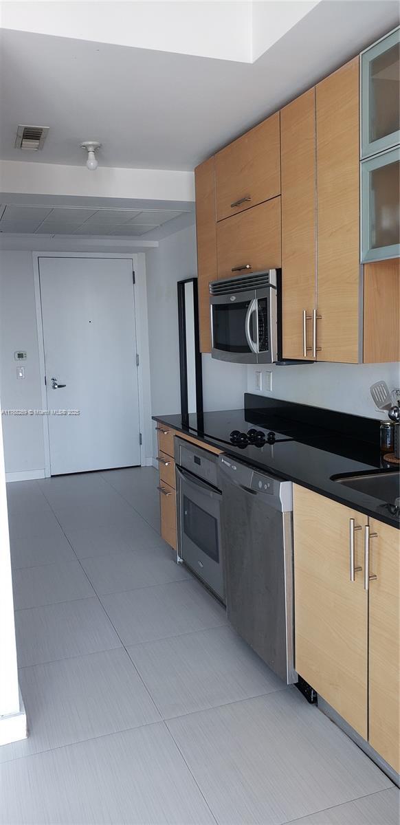 Picture of 60 SW 13Th St # 1621, Miami FL 33130