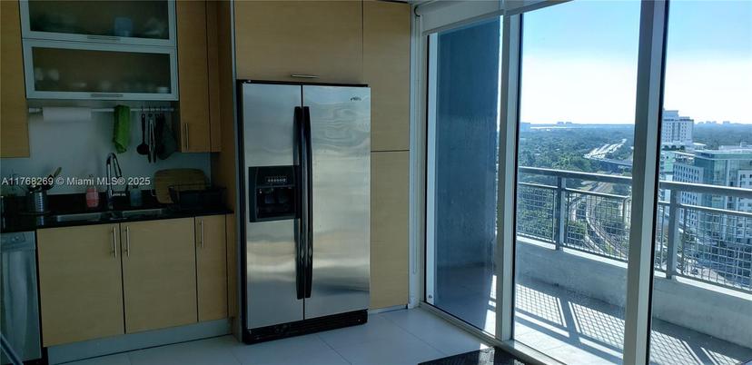 Picture of 60 SW 13Th St # 1621, Miami FL 33130
