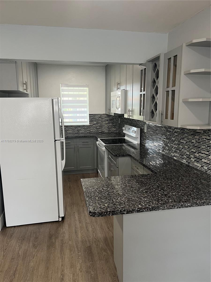 Picture of 4050 NW 135Th St # 9, Opa-Locka, FL 33054