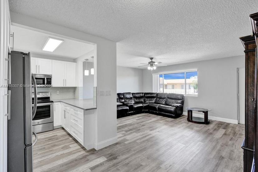 Picture of 700 Village Green Ct # 319, Palm Springs FL 33461