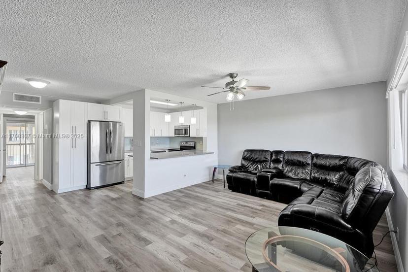 Picture of 700 Village Green Ct # 319, Palm Springs FL 33461