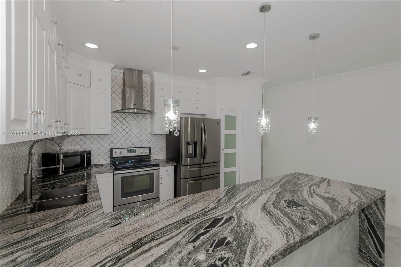 Picture of 2845 NE 41St Rd, Homestead, FL 33033