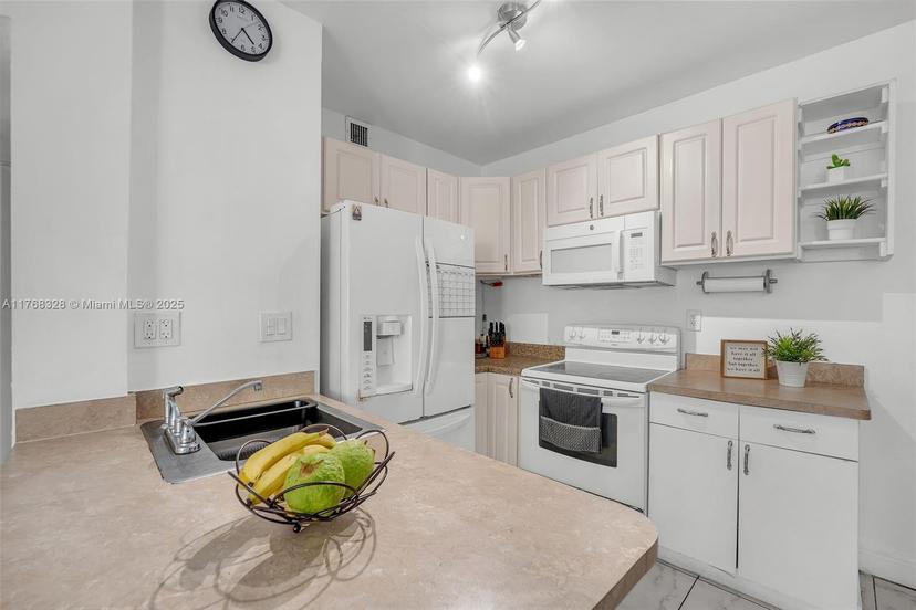 Picture of 15699 SW 73Rd Cir Ter # 9, Miami FL 33193