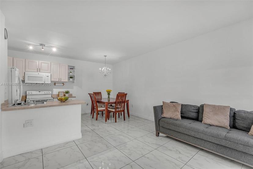 Picture of 15699 SW 73Rd Cir Ter # 9, Miami FL 33193